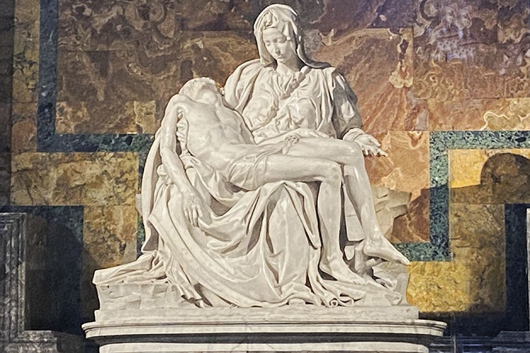 La pietà di michelangelo: il capolavoro di san pietro